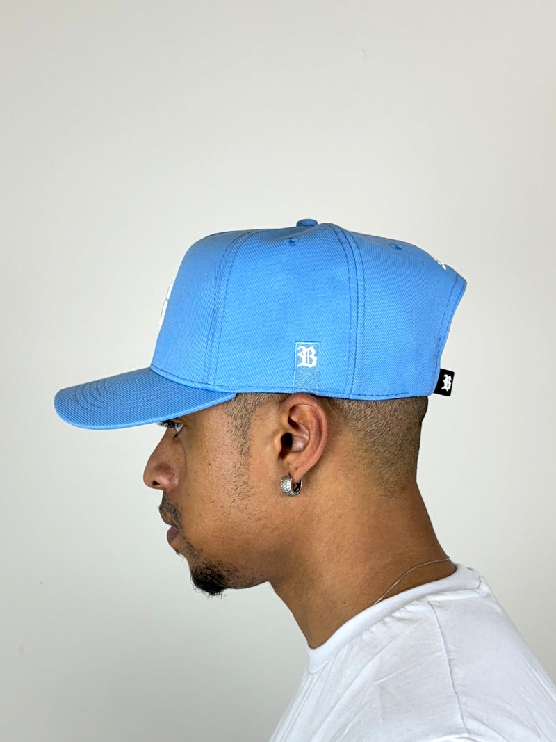 Boné Snapback Azul c/Branco - Blck