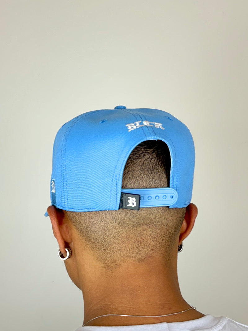 Boné Snapback Azul c/Branco - Blck