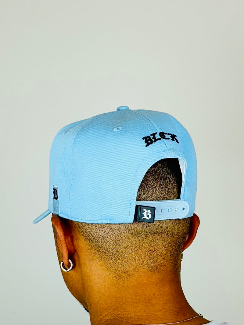 Boné Snapback Azul Bebê - Blck