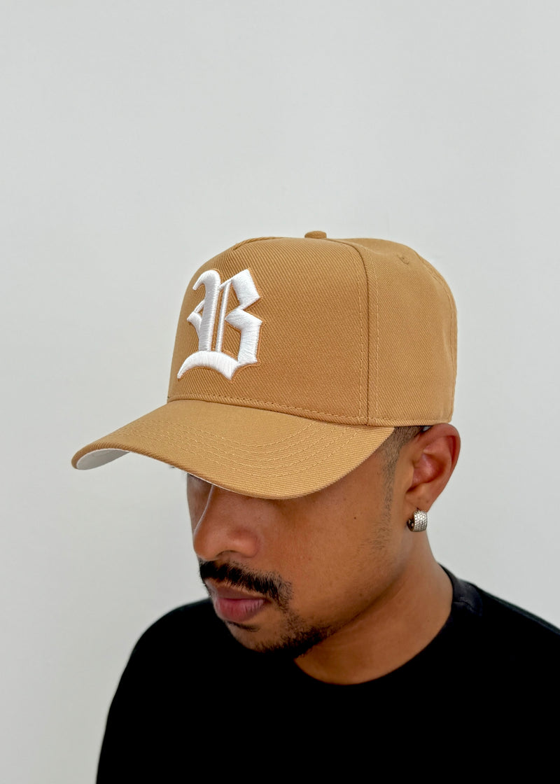 Boné Snapback Bege Logo Bordado Branco - BLCK